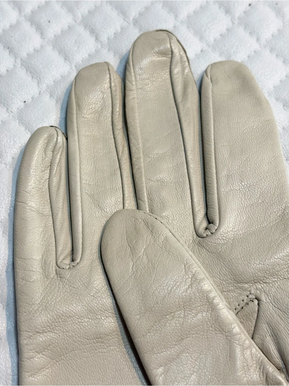 vintage 1960s Fownes Embraceable nylon gloves in a cream/off-white color
